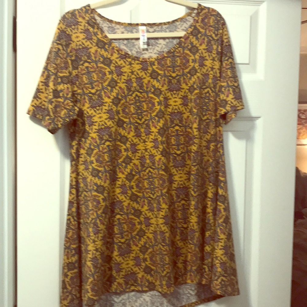 LuLaRoe classic tee